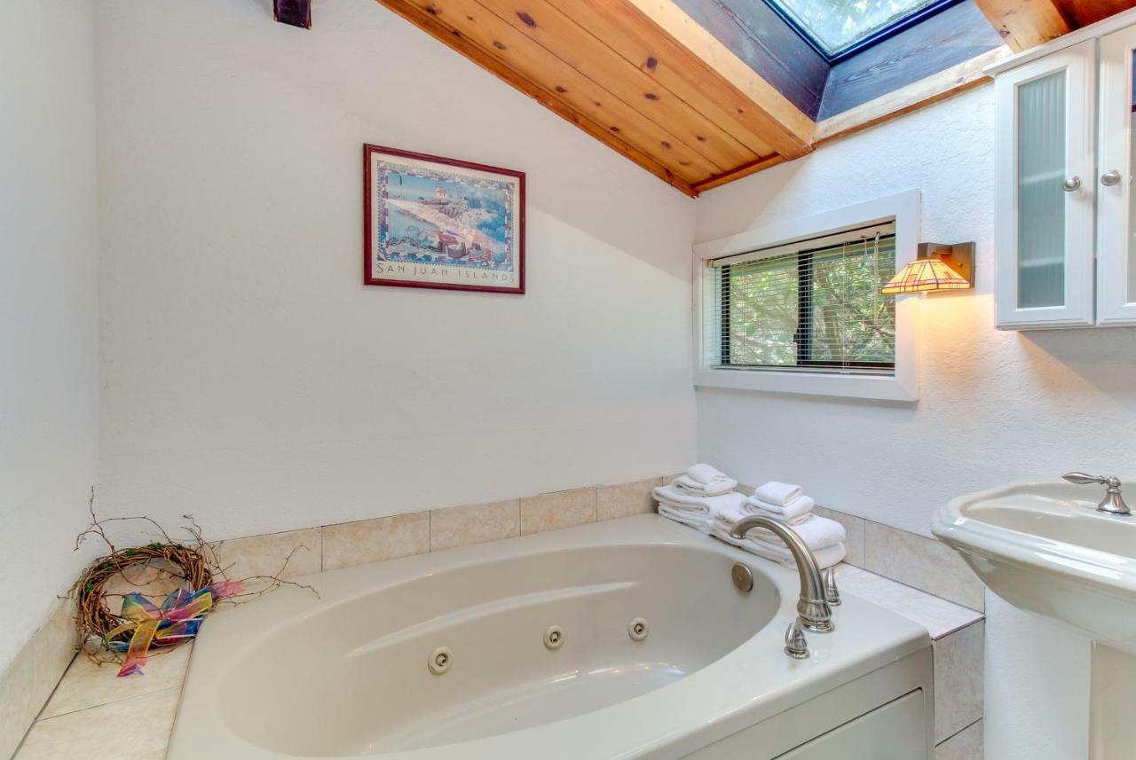 Lopez Island Hunter Bay Waterfront Home Esterno foto